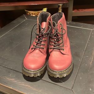 Brand new never worn cherry red doc martens size 8 (unisex)